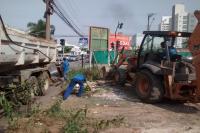 Municpio realiza limpeza emergencial em terreno na Vila Operria