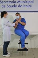Itaja comea a vacinar contra COVID-19