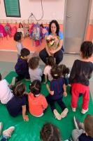 Centro de Educao Infantil do bairro Cordeiros realiza experincias com flores