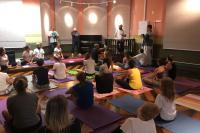 Quarta-feira  dia de aula de ioga no Museu Histrico