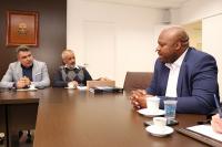 Consulado Sul Africano busca parcerias em Itaja