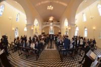 Pblico lota a Igreja Imaculada Conceio para cerimnia de reinaugurao