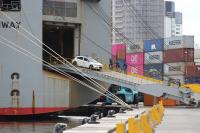 Porto de Itaja recebe terceiro desembarque de veculos importados 