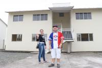 Famlias visitam seus futuros lares no Loteamento So Francisco de Assis
